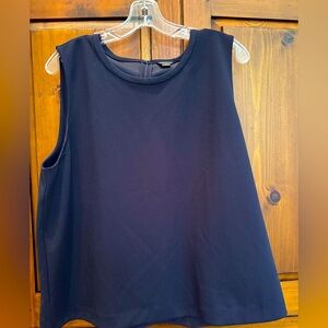 Ann Taylor XL Navy medium weight sleeveless blouse with back hidden zipper. NWOT